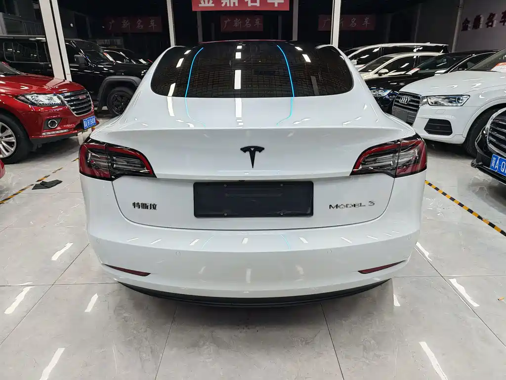 Tesla Model 3 — миниатюра 8