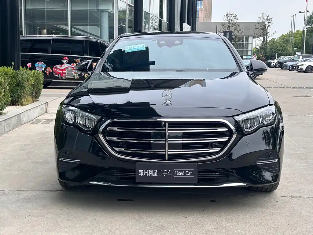 Mercedes-Benz E-Class — миниатюра 2