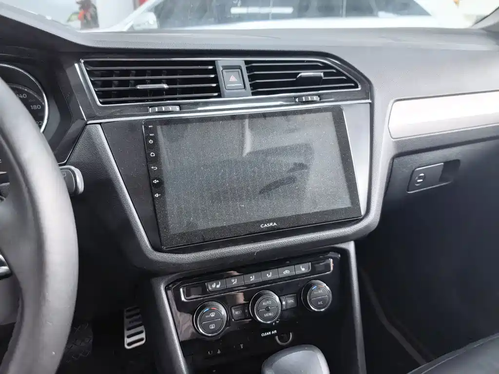 Volkswagen Tiguan L — миниатюра 6
