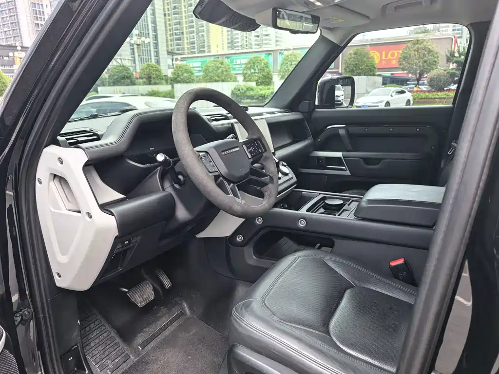 Land Rover Defender — миниатюра 9