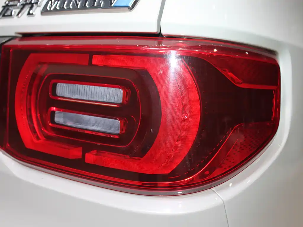 Wuling MINIEV — миниатюра 7