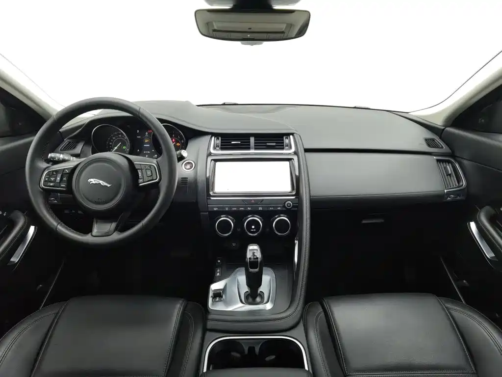Jaguar E-PACE — миниатюра 5