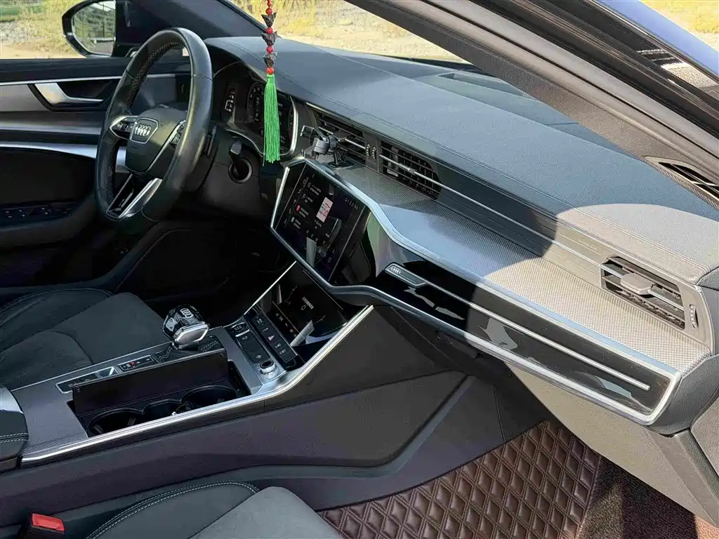 Audi A6L — миниатюра 12
