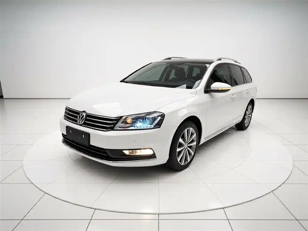 Volkswagen Magotan (Import) 2015