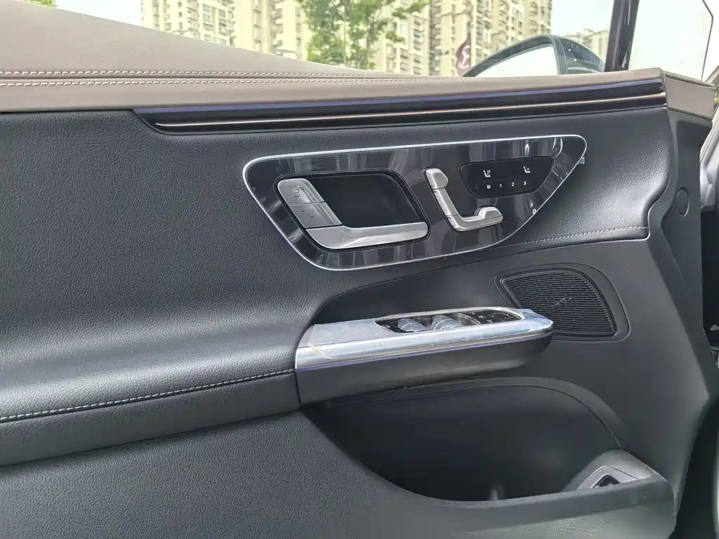 Mercedes-Benz EQE 2025 500 4MATIC Luxury