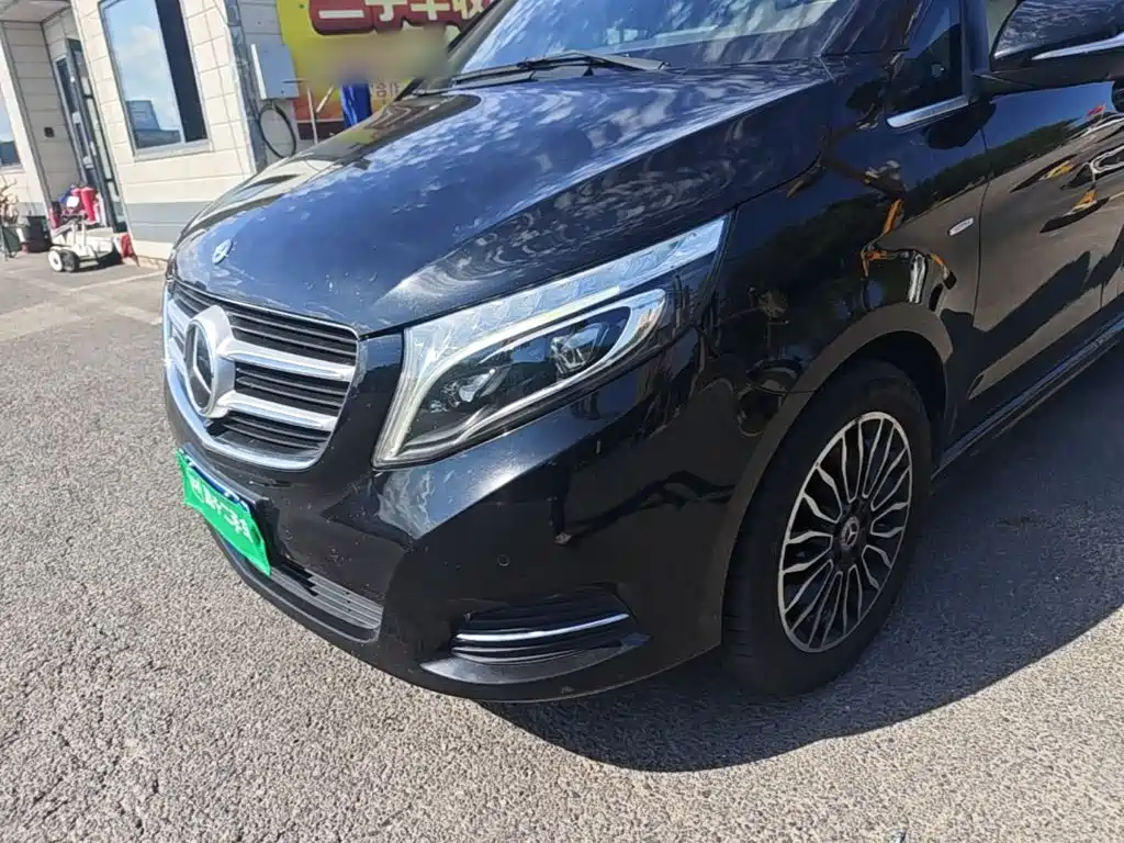 Mercedes-Benz V-Class — миниатюра 24