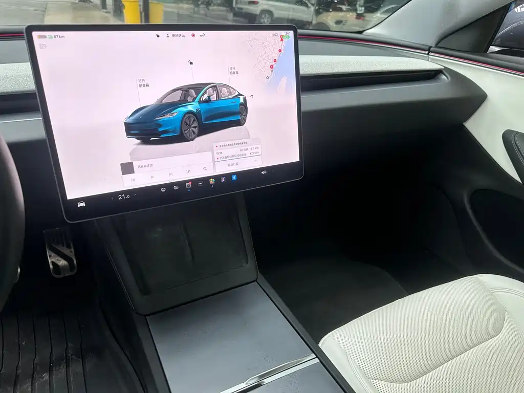 Tesla Model 3 — миниатюра 8