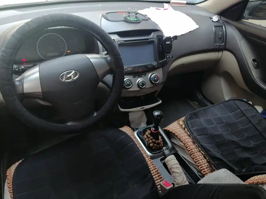 Hyundai Elantra — миниатюра 12