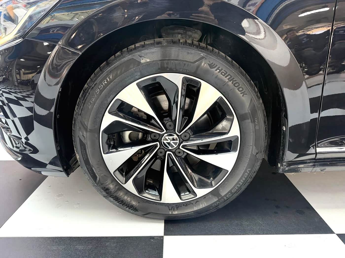 Volkswagen Passat 1.4 л 2023 г. Чёрный, пробег 39000 км