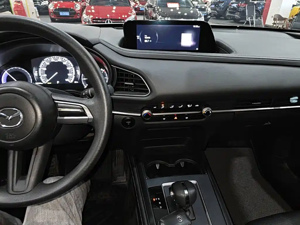 Mazda CX-30 EV — миниатюра 10
