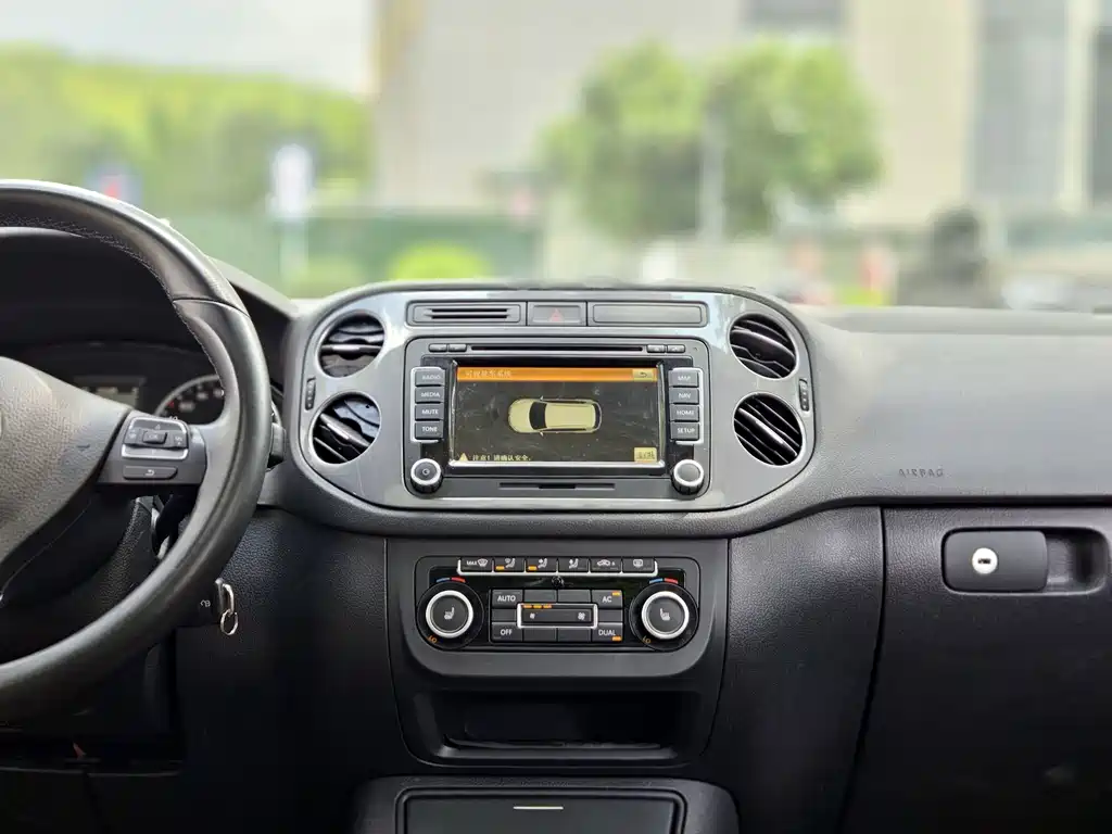 Volkswagen Tiguan — миниатюра 13