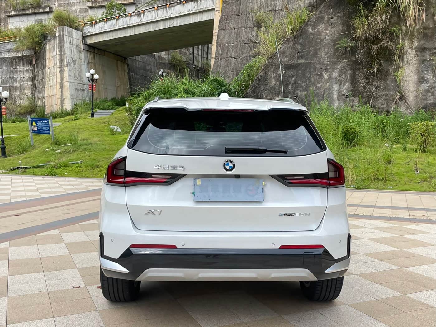 BMW X1 1.5 л 2023 г. Белый, пробег 8000 км