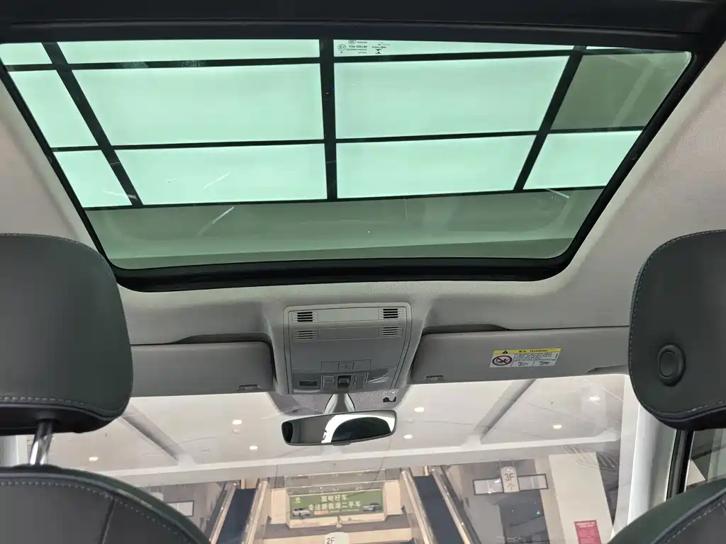 Volkswagen X — миниатюра 17