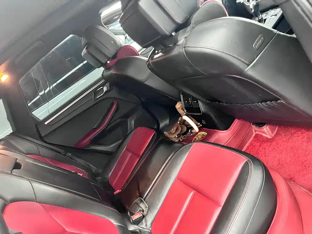 Porsche Macan — миниатюра 11