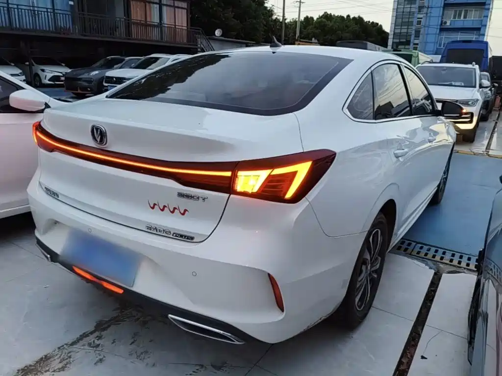 Changan Eado — миниатюра 7