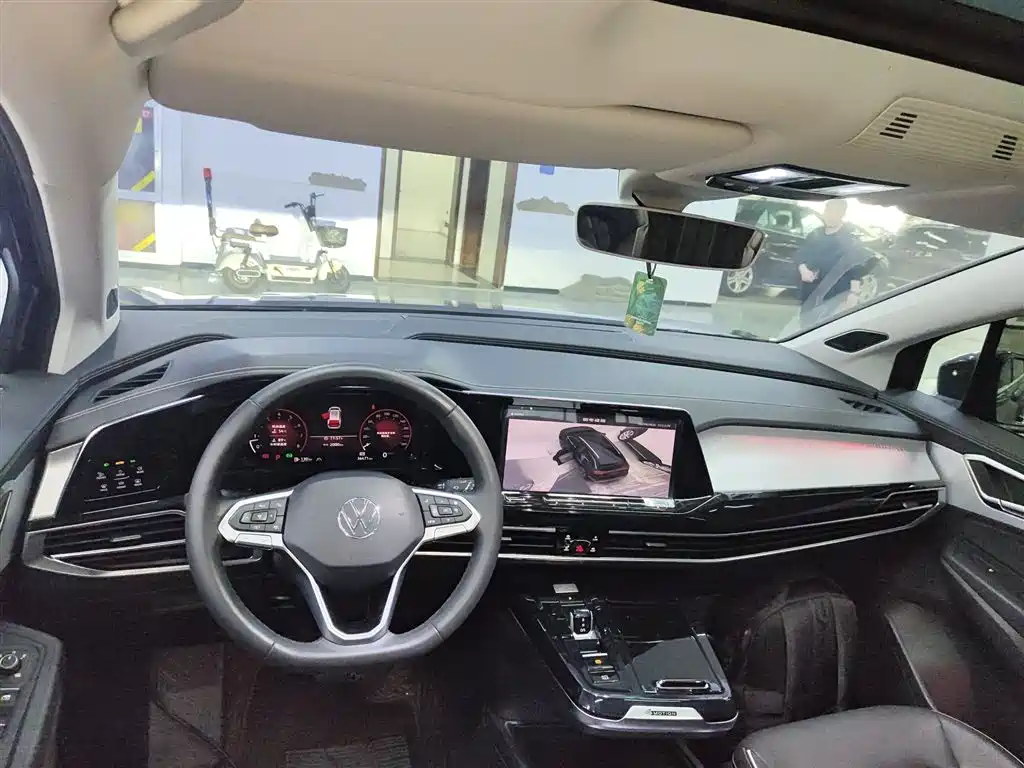 Volkswagen Viloran 2022 530TSI Flagship Pro 6 мест