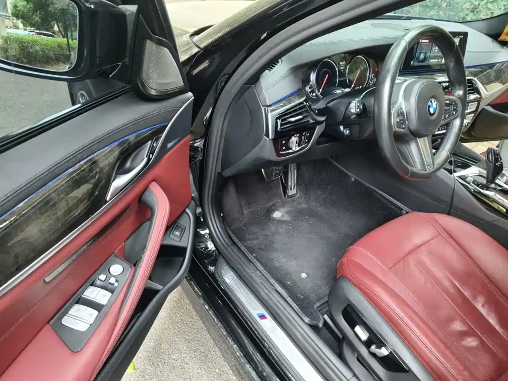 BMW 5 Series — миниатюра 17