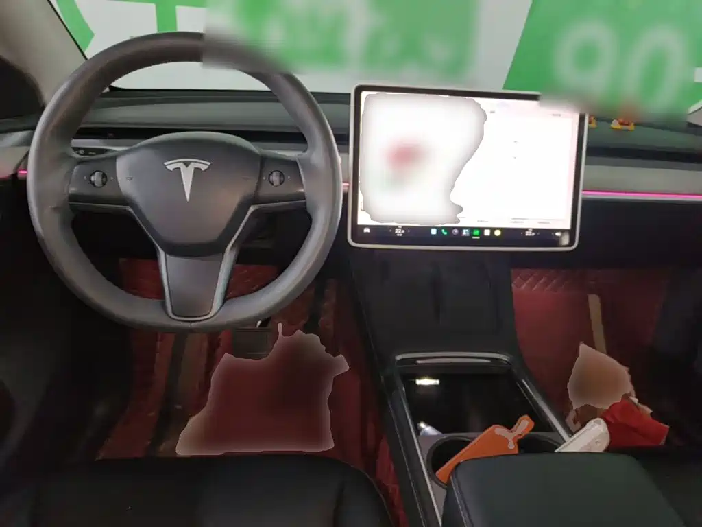Tesla Model Y — миниатюра 10