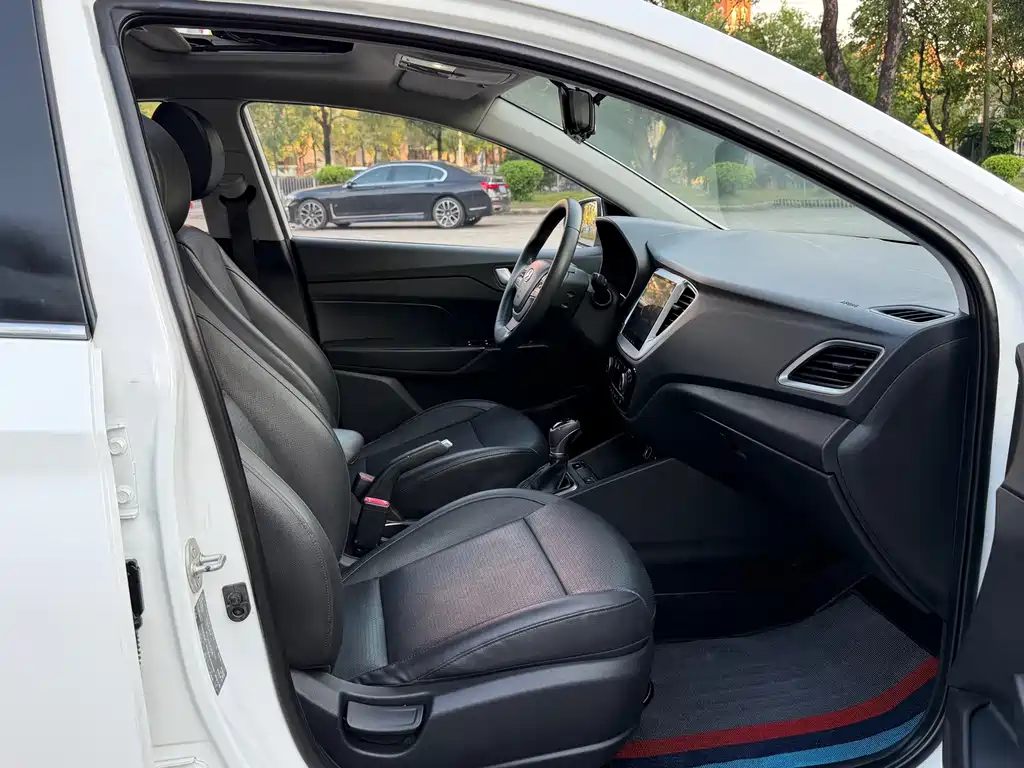 Hyundai Verna — миниатюра 11