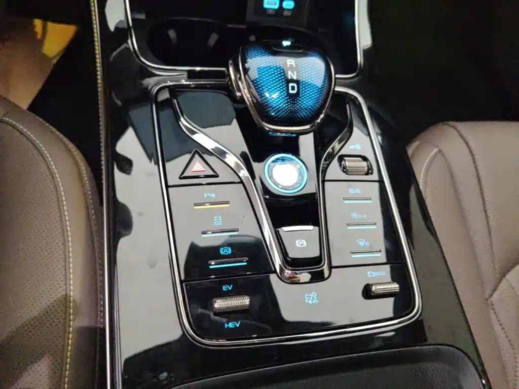 BYD Han — миниатюра 14