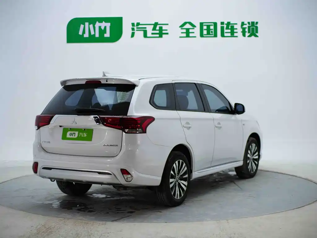 Mitsubishi Outlander 2021 2.0L 5 мест