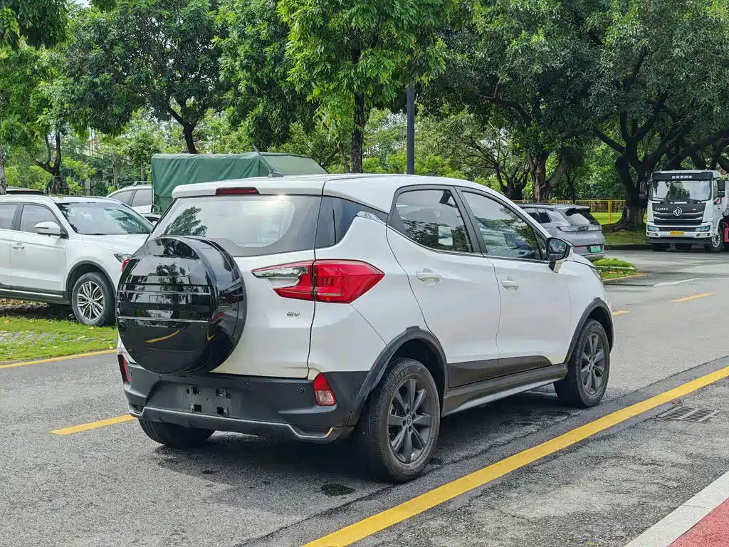 BYD Yuan EV — миниатюра 4