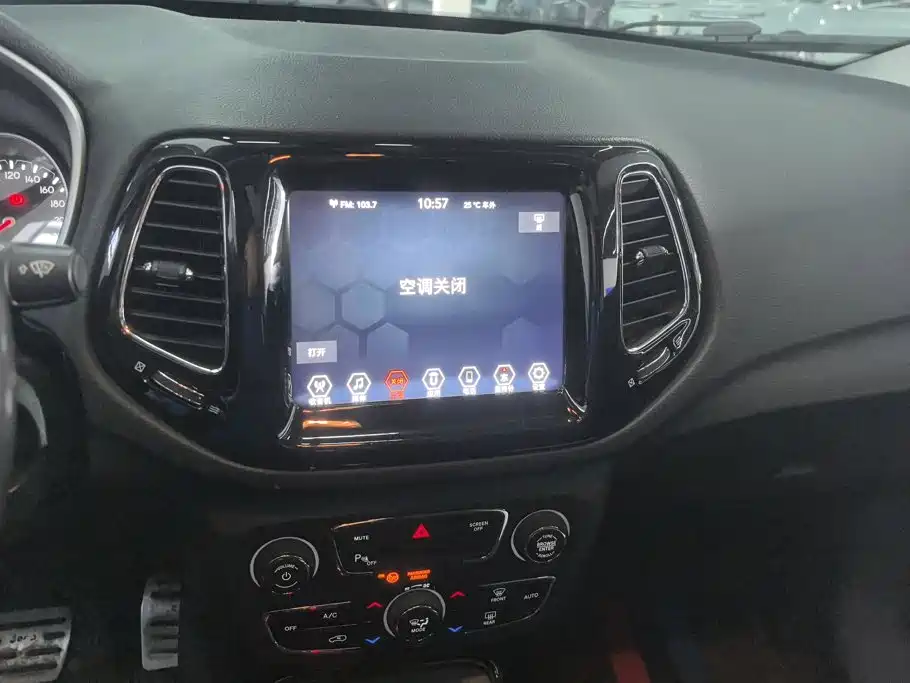 Jeep Compass — миниатюра 13