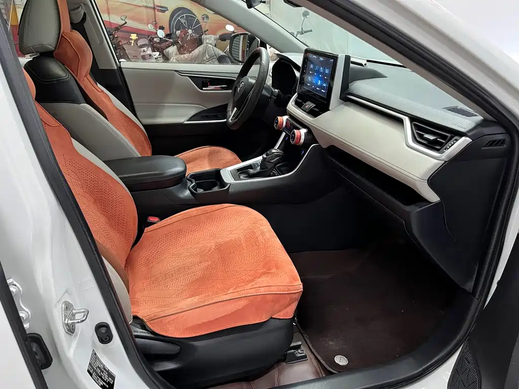Toyota RAV4 — миниатюра 12
