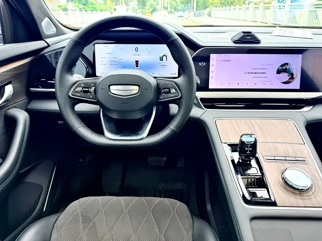 Geely Xingyue L — миниатюра 12