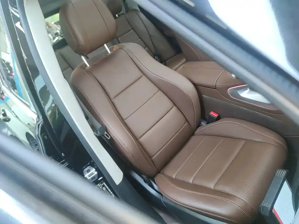 Mercedes-Benz GLE (Import) — миниатюра 25
