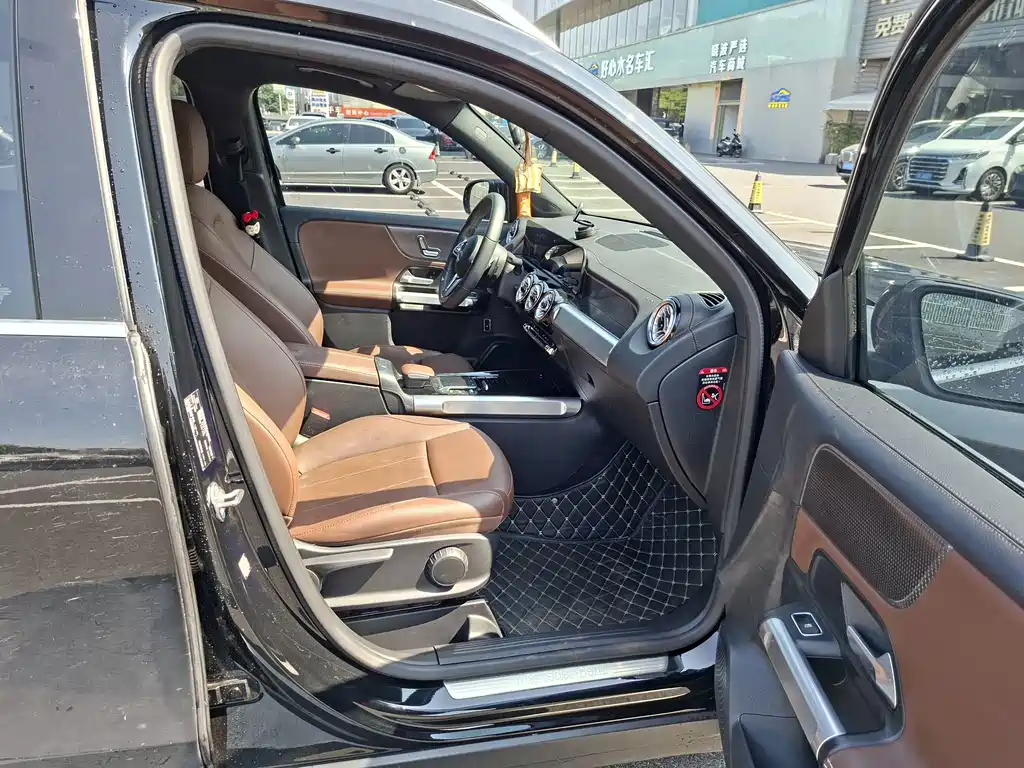 Mercedes-Benz GLB — миниатюра 10