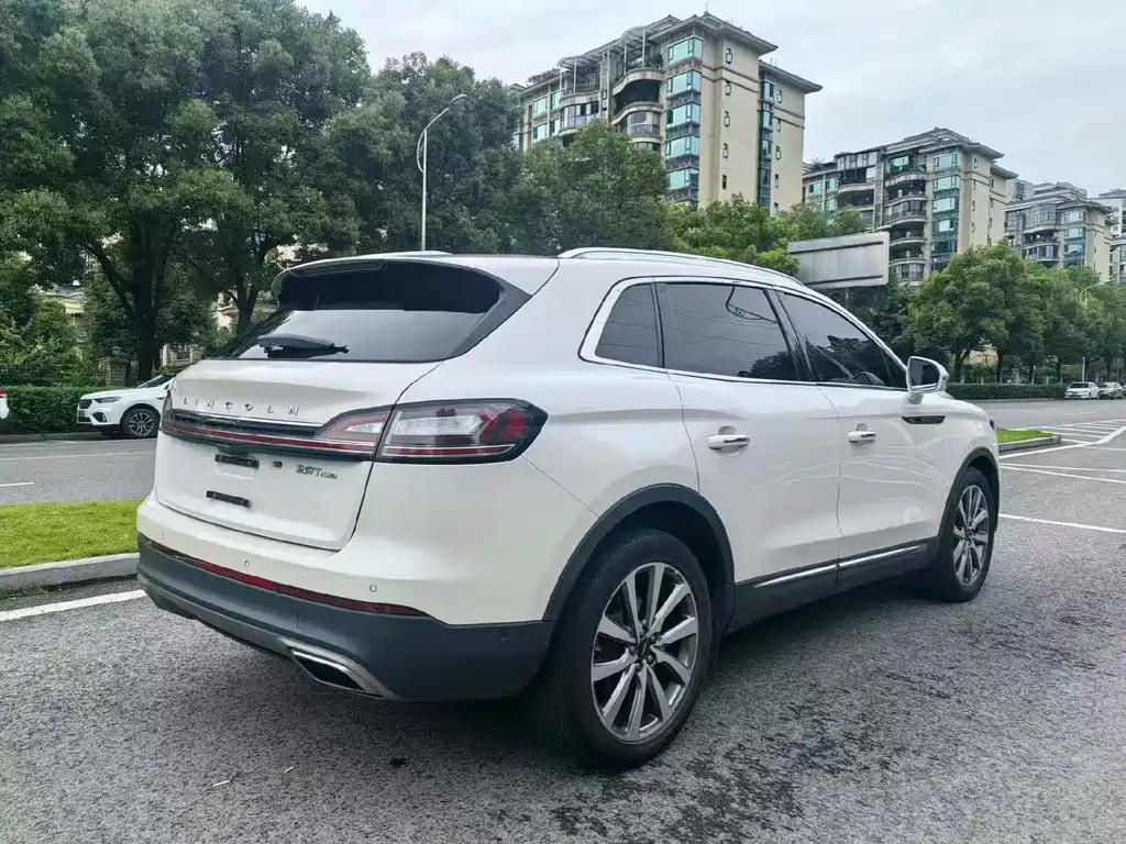 Lincoln Nautilus 2019 2.0T V