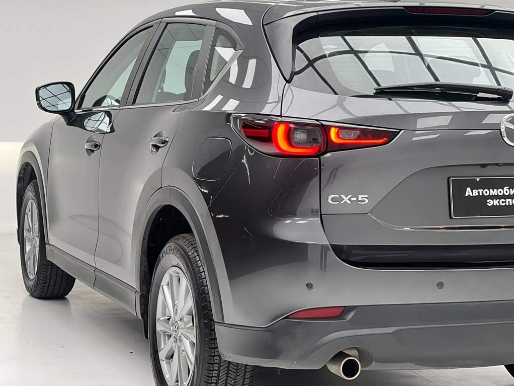 Mazda CX-5 2.0 л 2023 г. Серебристо-серый, пробег 30000 км