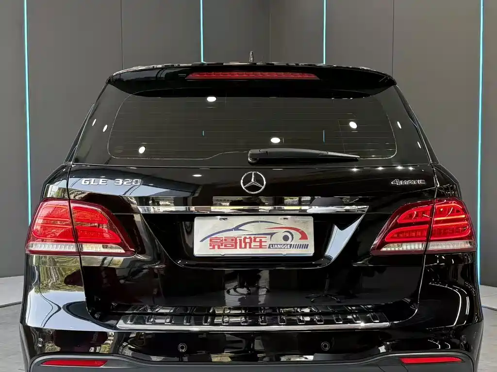 Mercedes-Benz GLE (Import) — миниатюра 7