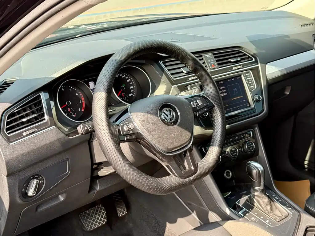 Volkswagen Tiguan — миниатюра 5