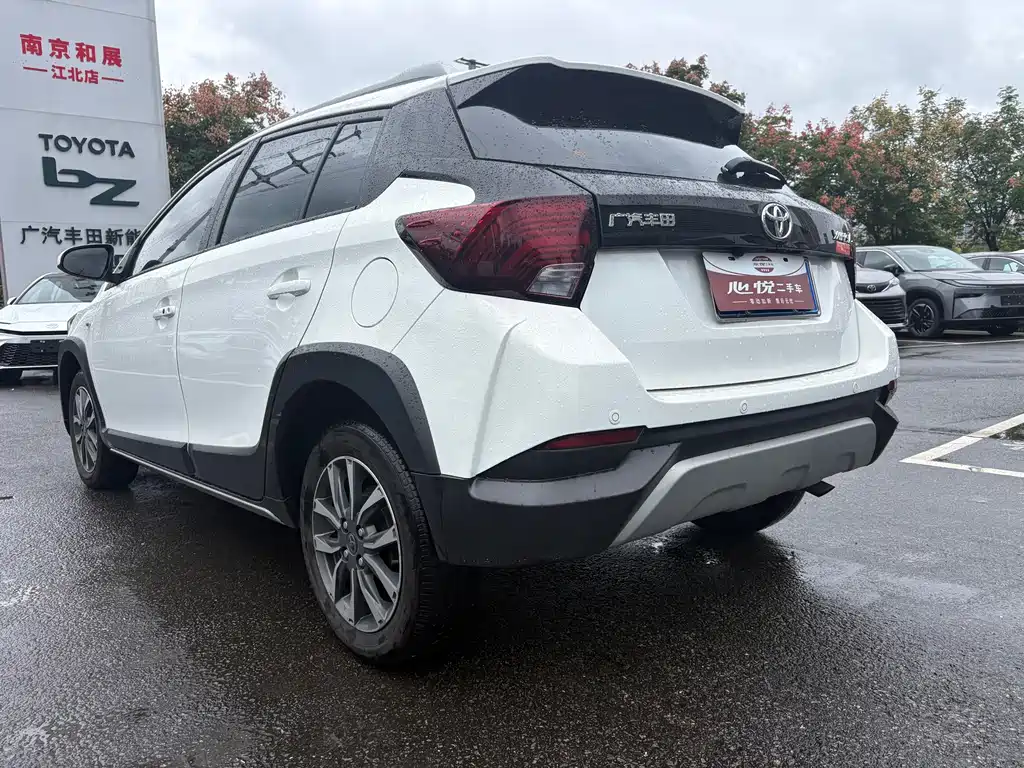Toyota Yaris L — миниатюра 15