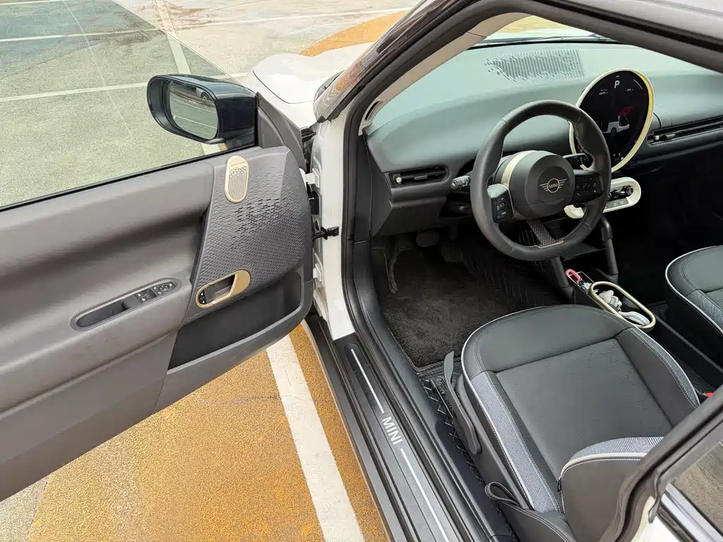 MINI MINI COOPER EV — миниатюра 4