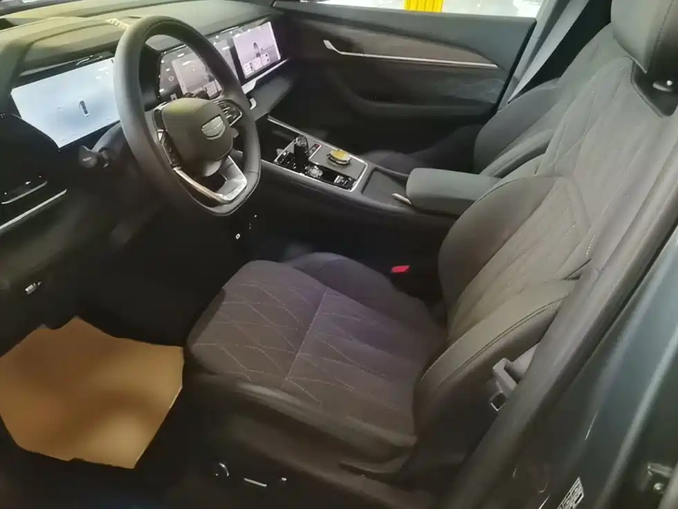 Geely Xingyue L — миниатюра 15