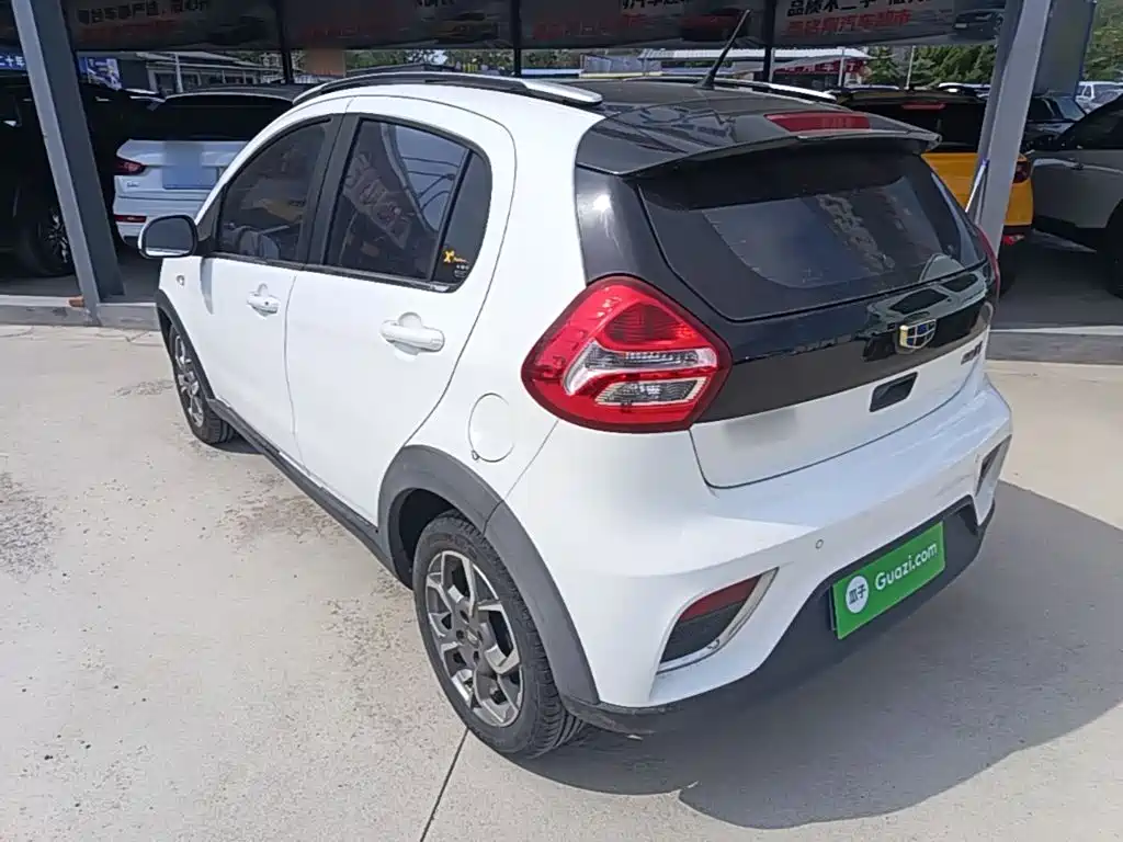 Geely Vision X1 — миниатюра 5