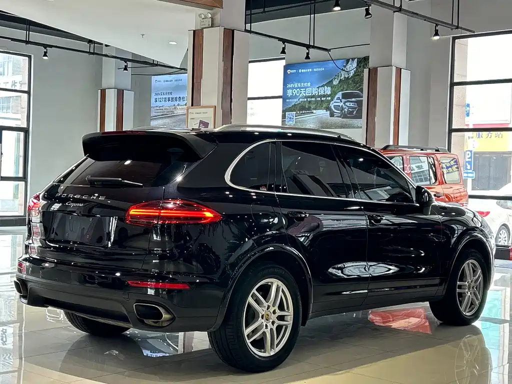 Porsche Cayenne — миниатюра 30
