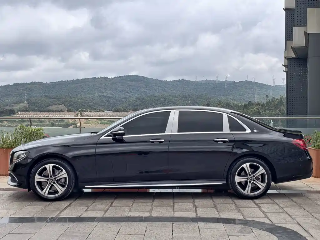 Mercedes-Benz E-Class — миниатюра 20