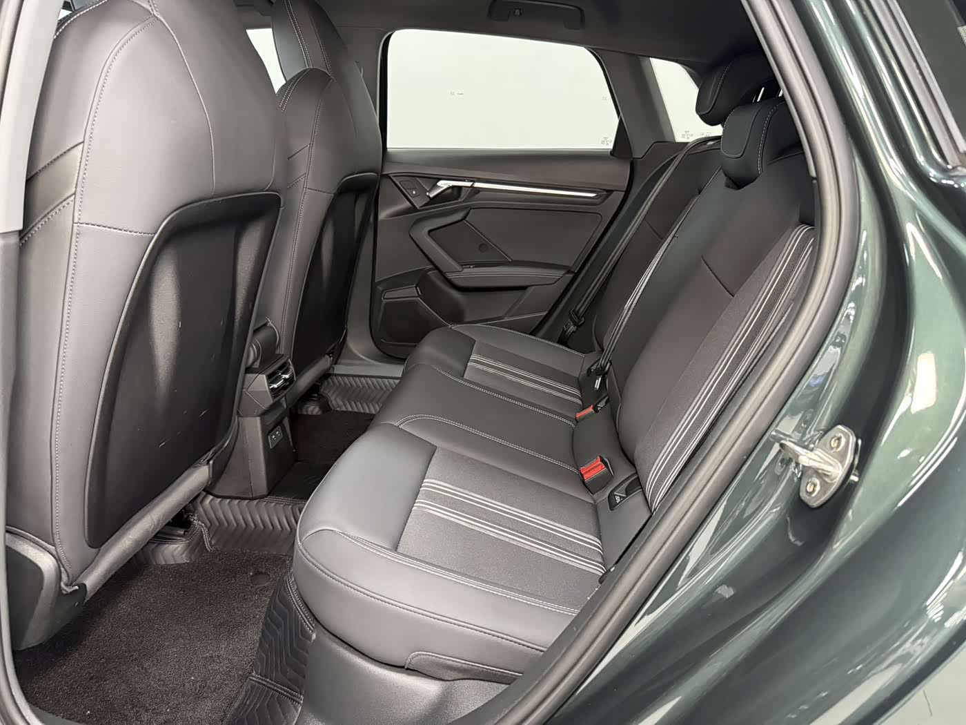 Audi A3 1.4 л 2023 г. Зелёный, пробег 32000 км
