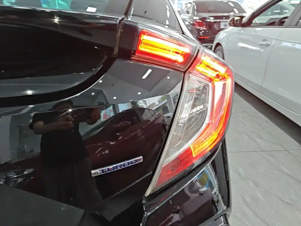 Honda Civic — миниатюра 8