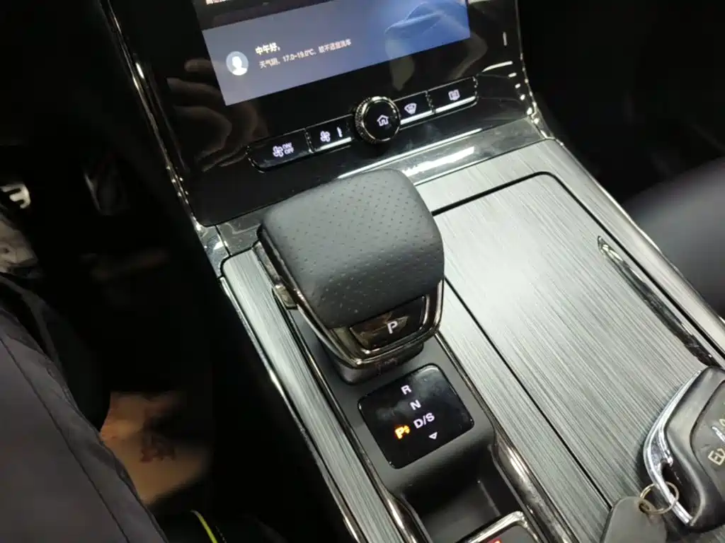Roewe RX5 — миниатюра 14