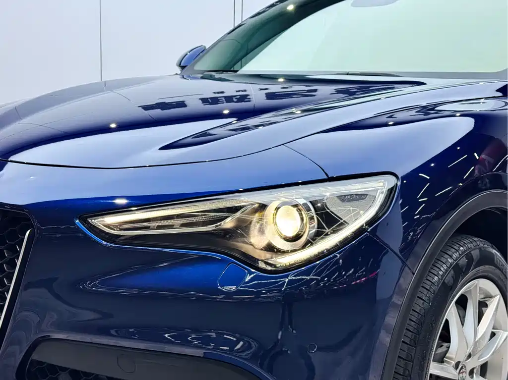Alfa Romeo Stelvio 2017 2.0T 200HP Luxury