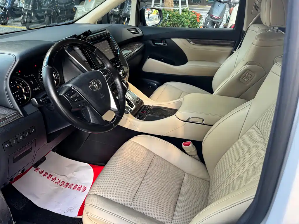 Toyota Alphard 2018 3.5L Luxury
