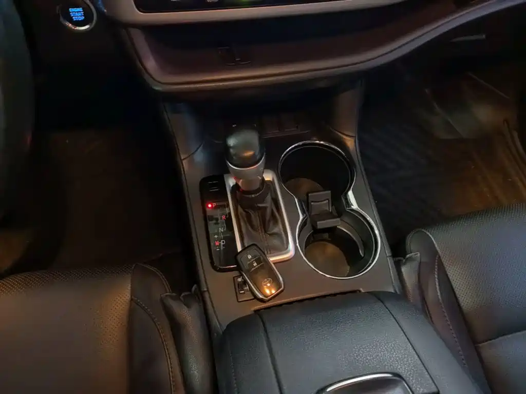Toyota Highlander — миниатюра 14