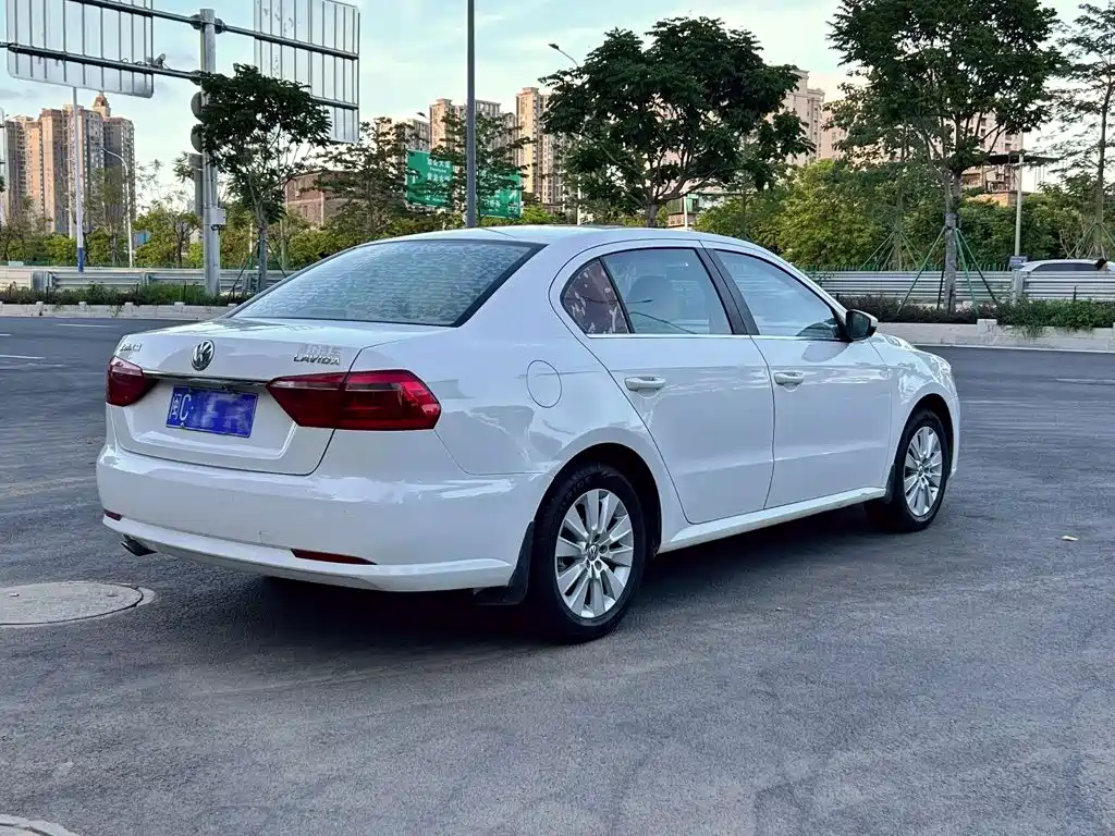 Volkswagen Lavida — миниатюра 4