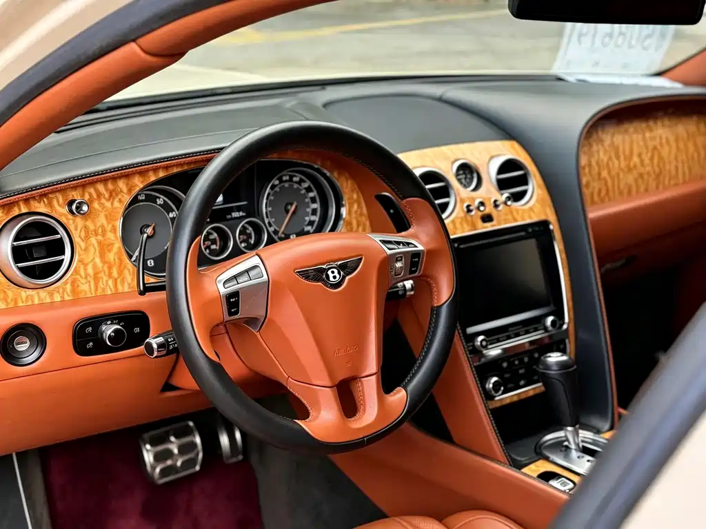 Bentley Flying Spur — миниатюра 7