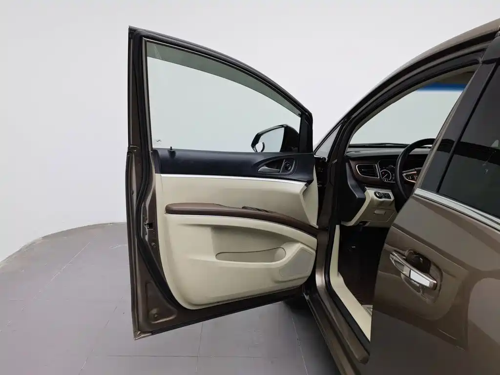 Buick GL8 — миниатюра 8
